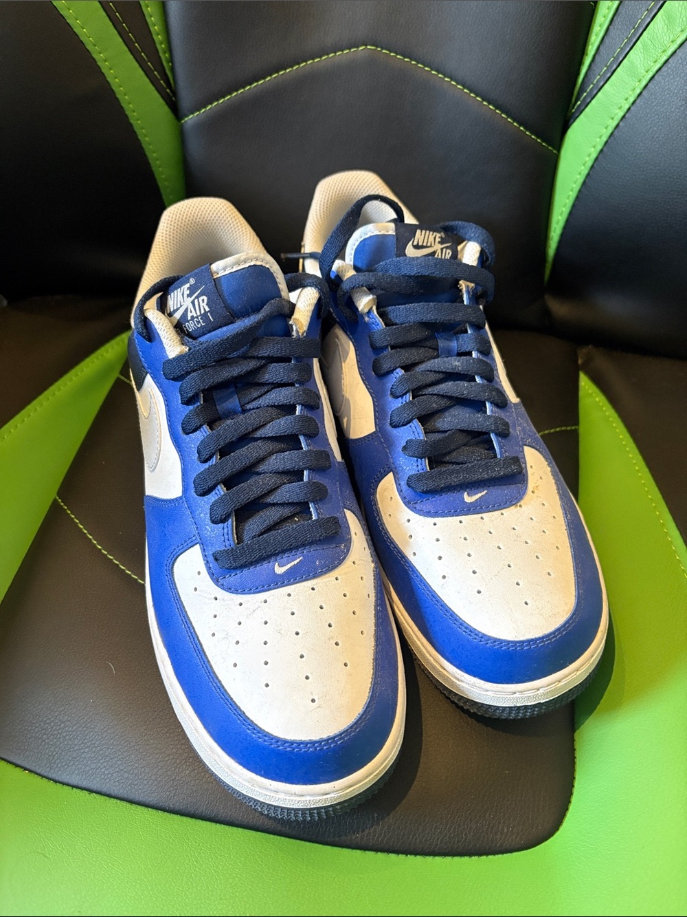Nike Low-Top Sneakers in White and Blue